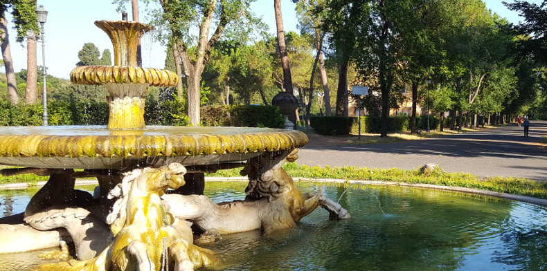 Fontana dei Cavalli Marini, Villa Borghese