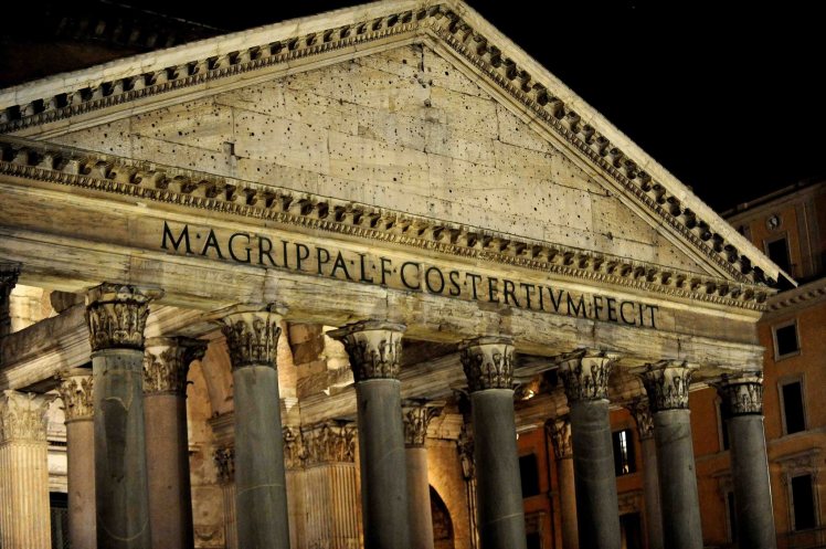 Pantheon, facede